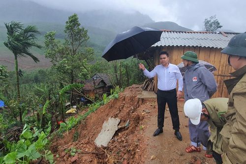 Quảng Ngãi di dời dân cư ra khỏi khu vực sạt lở