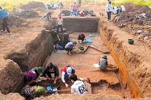 Khai quật khảo cổ tại Khu vực gò Dền Rắn, Hà Nội
