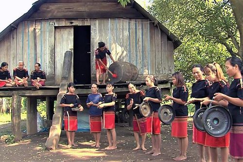 Ðội trưởng đội chiêng nữ Buôn Trấp