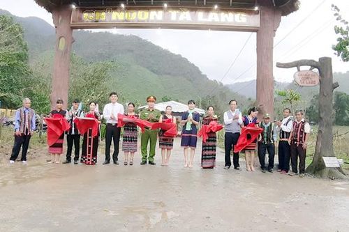 Khánh thành cổng làng văn hóa Tà Lang
