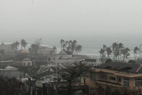 Huyện đảo Lý Sơn xuất gạo cấp người dân đảo Bé ứng phó bão số 13