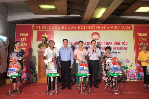 Người dân đoàn kết, hỗ trợ nhau vượt chuẩn cận nghèo