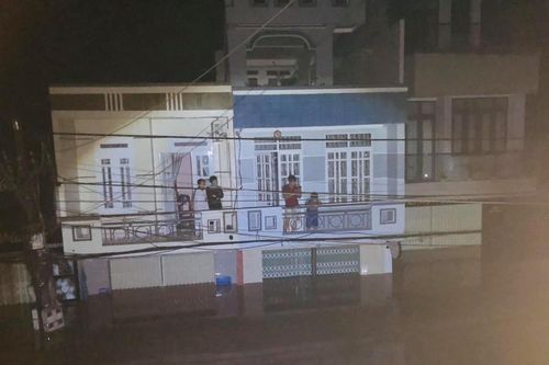 Bão số 12 Etau đổ bộ, Phú Yên ngập lụt nghiêm trọng