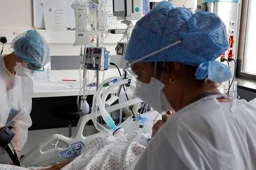 Châu Âu đau đầu với 'làn sóng tử thần' vì Covid-19