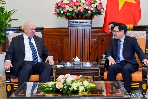 Phó Thủ tướng Phạm Bình Minh tiếp Đại sứ Nga Konstantin Vnukov chào từ biệt