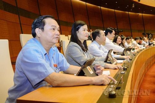 Năm 2021: Quốc hội 'chốt' chỉ tiêu tăng trưởng GDP khoảng 6%