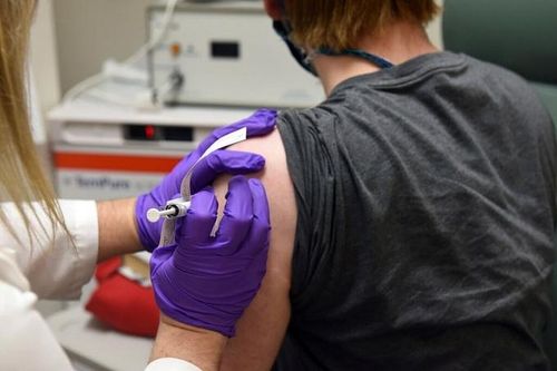 Mỹ dự kiến sẽ tiêm chủng vaccine ngừa Covid-19 quy mô lớn vào cuối năm nay