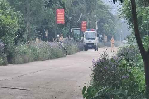 Tam Điệp (Ninh Bình) xử lý kiến nghị của người dân về xe chở vật liệu trên đường dân sinh