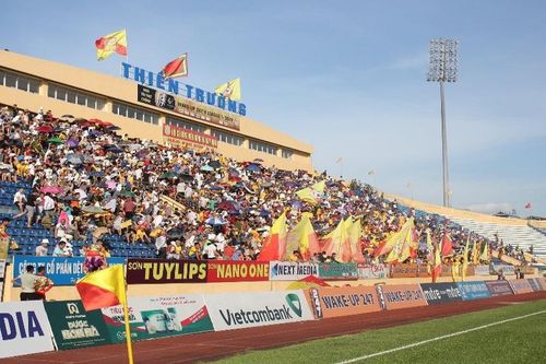 Khán giả đến sân Thiên Trường đông nhất trong V.League 2020