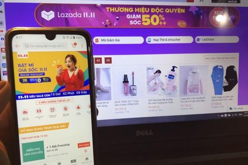 Thị trường ngày 11/11: Đua nhau giảm sốc 'ngày độc thân', bơ khổng lồ 2kg gây sốt