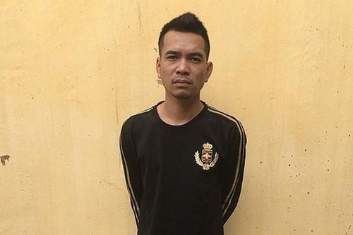Khởi tố đối tượng đấm vào mặt cảnh sát, hất rơi máy đo nồng độ cồn