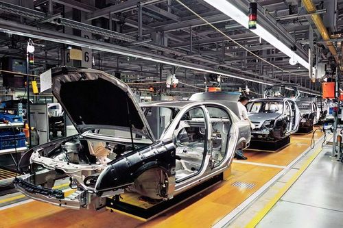 Việt Nam sản xuất ô tô: Cơ hội lớn, lại lo thêm 1 lần bỏ lỡ