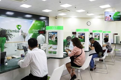 Giảm lãi suất 1% cho khách hàng tại 10 tỉnh miền Trung bị ảnh hưởng bởi lũ lụt