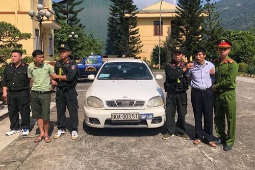 Bắt 3 đối tượng vận chuyển 30 bánh ma túy bên trong xe tập lái