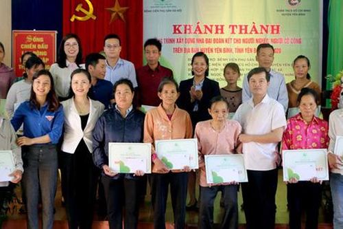 BV Phụ sản Hà Nội trao tặng 15 nhà Đại đoàn kết cho hộ nghèo tại Yên Bái
