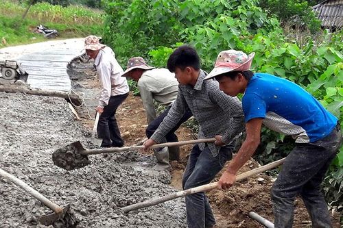 Huy động nguồn lực phát triển giao thông nông thôn