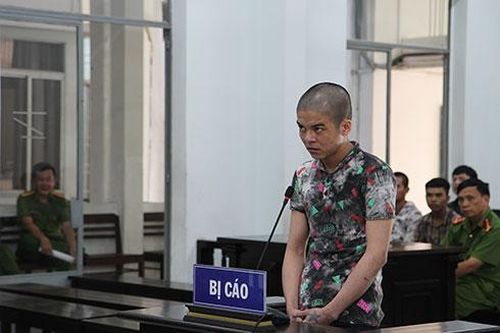 Đang đứng xem đánh nhau thì… bị chém!
