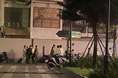 Một người nước ngoài nghi rơi từ chung cư Botanica Premier tử vong