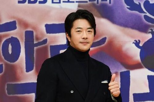 Kwon Sang Woo gặp chấn thương nghiêm trọng, phải dừng lịch trình ghi hình 'Hải Tặc' phần 2