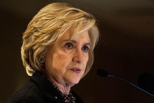 Bà Clinton gián tiếp kêu gọi ông Trump nhận thua