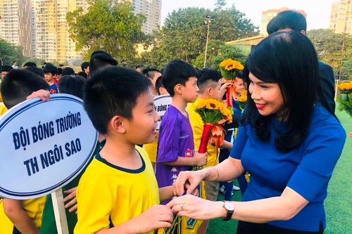 32 đội tham gia giải bóng đá thiếu niên - nhi đồng quận Thanh Xuân