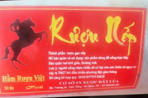 Một người tử vong, sáu người ngộ độc rượu chứa methanol