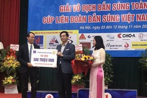 Cú hích cho bắn súng Việt Nam
