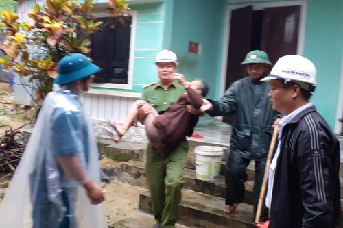 Di dời khẩn cấp 146 hộ dân nằm trong vùng nguy cơ sạt lở cao
