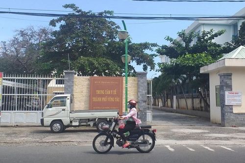 Bà Rịa - Vũng Tàu: Hàng trăm thiết bị y tế 'trùm mền'