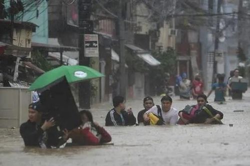 Siêu bão Vamco 'càn quét' Philippines, nhiều nơi ở thủ đô tê liệt