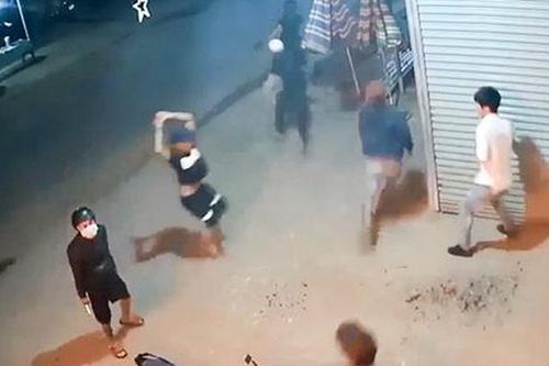 'Chia tay đòi quà', nam thanh niên bị bạn của người yêu cũ hành hung