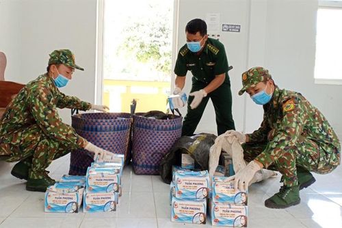 An Giang: Thu giữ 15.000 khẩu trang y tế không rõ nguồn gốc