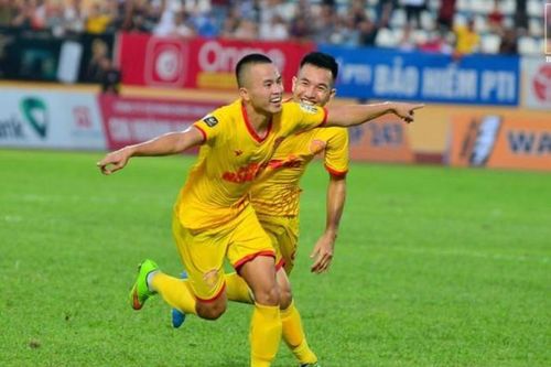 Nguồn tài chính cạn kiệt, CLB Nam Định chia tay trụ cột thứ hai