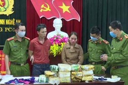 Bắt quả tang đối tượng vận chuyển 13kg ma túy và hơn 6.000 viên hồng phiến