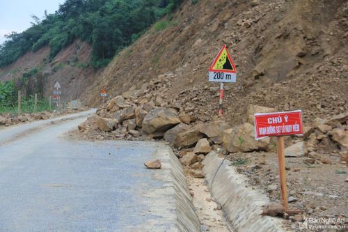 Cận cảnh 'tuyến đường xấu nhất tỉnh Nghệ An'