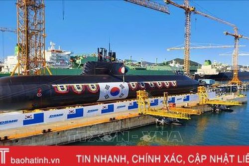 Hàn Quốc hạ thủy tàu ngầm tự chế tạo lớp 3.000 tấn trang bị tên lửa đạn đạo
