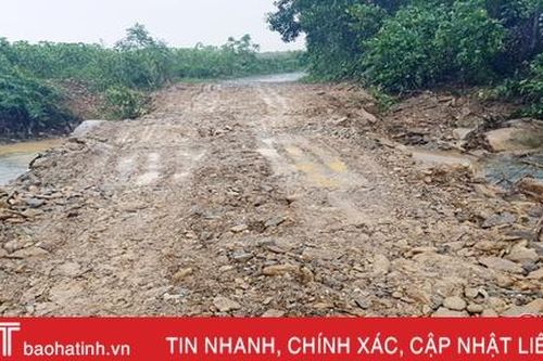 Sau phản ánh của Báo Hà Tĩnh, cầu dân sinh ở TX Kỳ Anh được khắc phục tạm thời để bà con đi lại