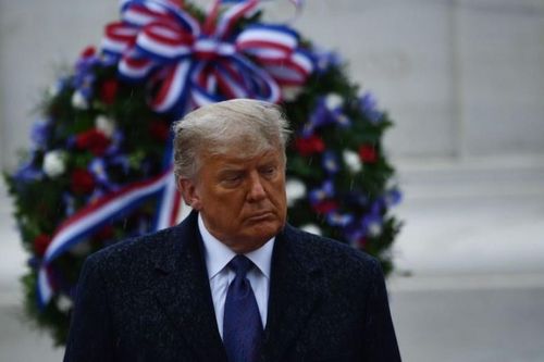 Tổng thống Donald Trump thăm Nghĩa trang Quốc gia Arlington