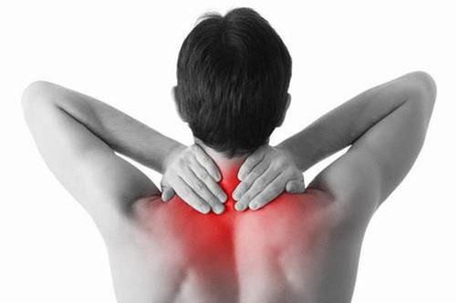 Đau vai gáy cấp do lạnh: Phòng và điều trị theo y học cổ truyền