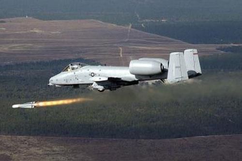 Su-25 chiến đấu siêu hạng nhưng A-10 mạnh hơn