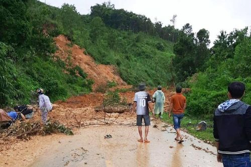 Vì sao nhóm người đi đường ở Bắc Trà My bị núi sạt lở vùi lấp?