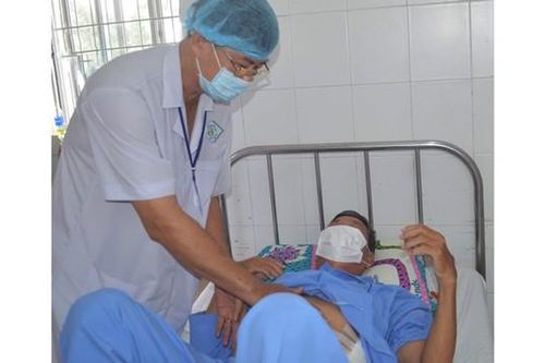 Phẫu thuật thành công bệnh nhân bị sỏi san hô