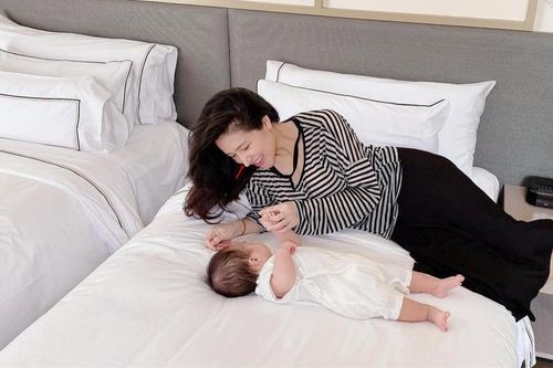 Vân Navy khoe ảnh bên con gái nhưng chiếc mũi khác lạ mới là điều gây xôn xao