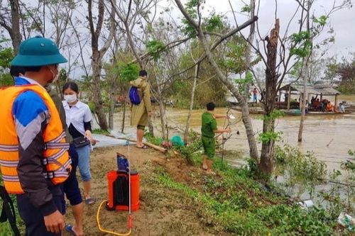 Phát hiện thi thể nam giới trôi dạt vào bờ sông khi lũ rút ở Huế