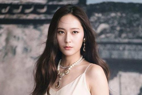 Krystal đứng trên hot search nhiều giờ liền chỉ vì một tin đồn chưa xác nhận