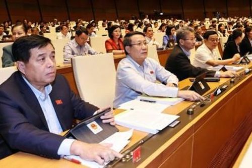 Quốc hội chính thức thông qua dự toán ngân sách 2021, chưa điều chỉnh mức lương cơ sở