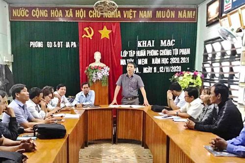 Ia Pa: 55 cán bộ, giáo viên tập huấn phòng-chống tội phạm, ma túy, mua bán người
