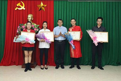 Tuyên dương các nghệ sĩ đạt thành tích cao