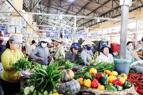 Rau củ lại tăng giá
