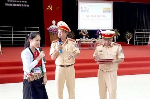 Đưa pháp luật về ATGT đến với đồng bào dân tộc thiểu số